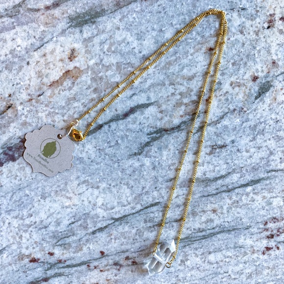 Bondhu Jewelry - LAST🆕Crystal Quartz Necklace